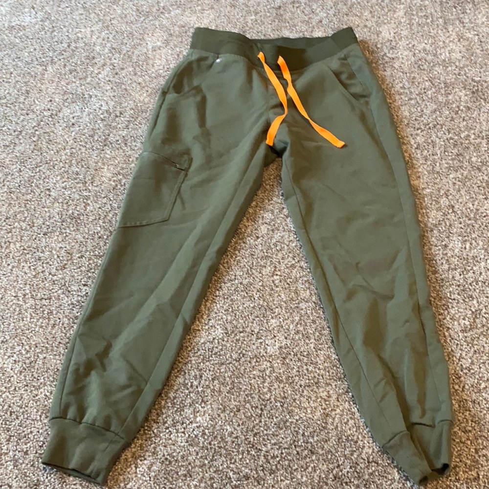 Figs moss green jogger scrub pants